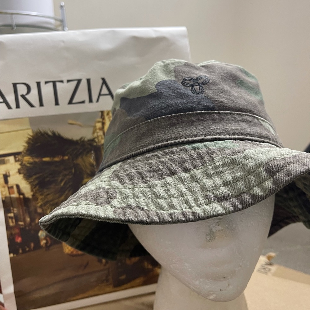 Aritzia Camo Bucket Hat